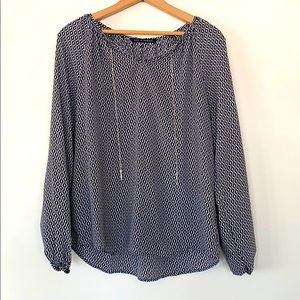 Black & White patterned blouse Size S fits like M